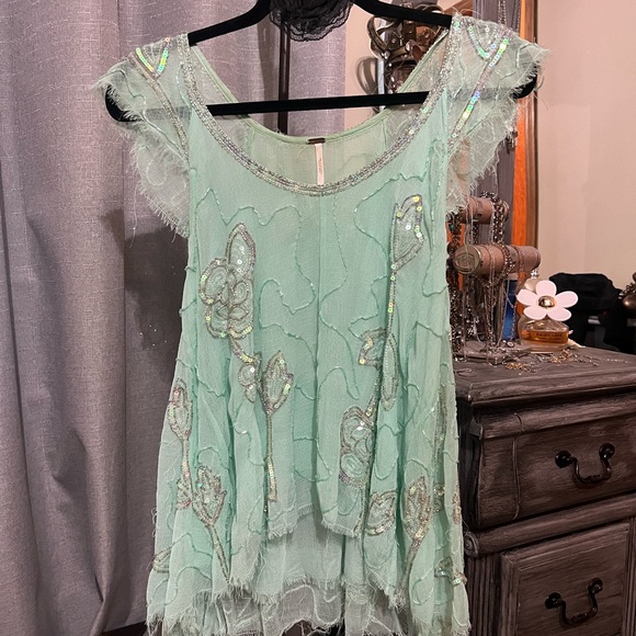 Beautiful sequin tunic by Free People - Picture 3 of 4